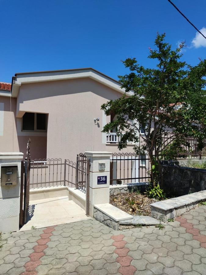 Apartments And Rooms Breeze เนอุม ภายนอก รูปภาพ