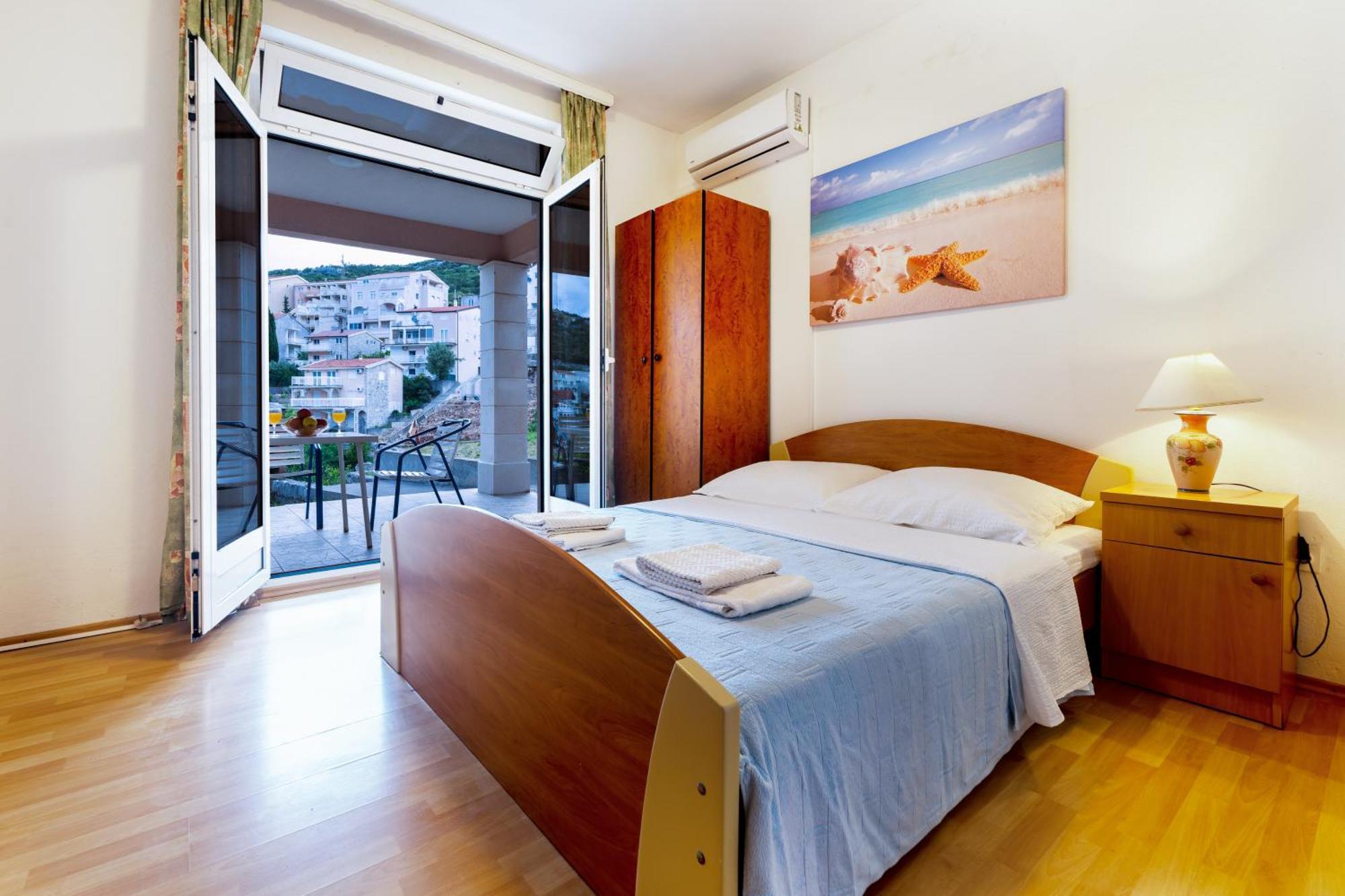 Apartments And Rooms Breeze เนอุม ภายนอก รูปภาพ