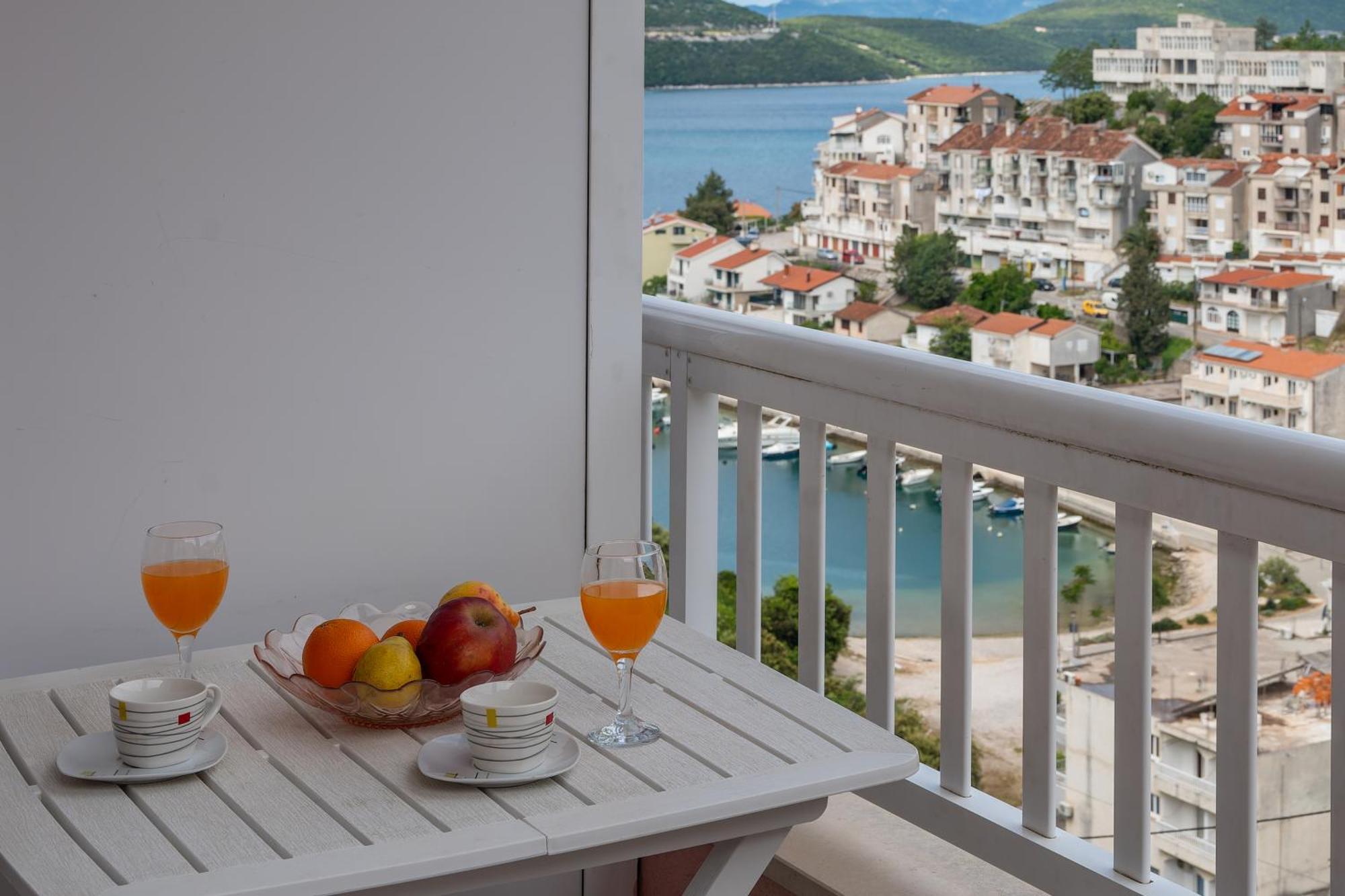 Apartments And Rooms Breeze เนอุม ภายนอก รูปภาพ